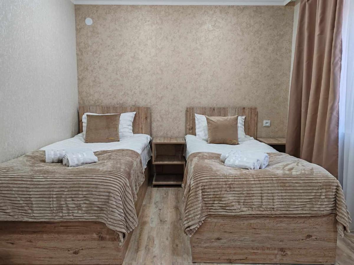 Sun House Hotel Yeghegnadzor Bagian luar foto