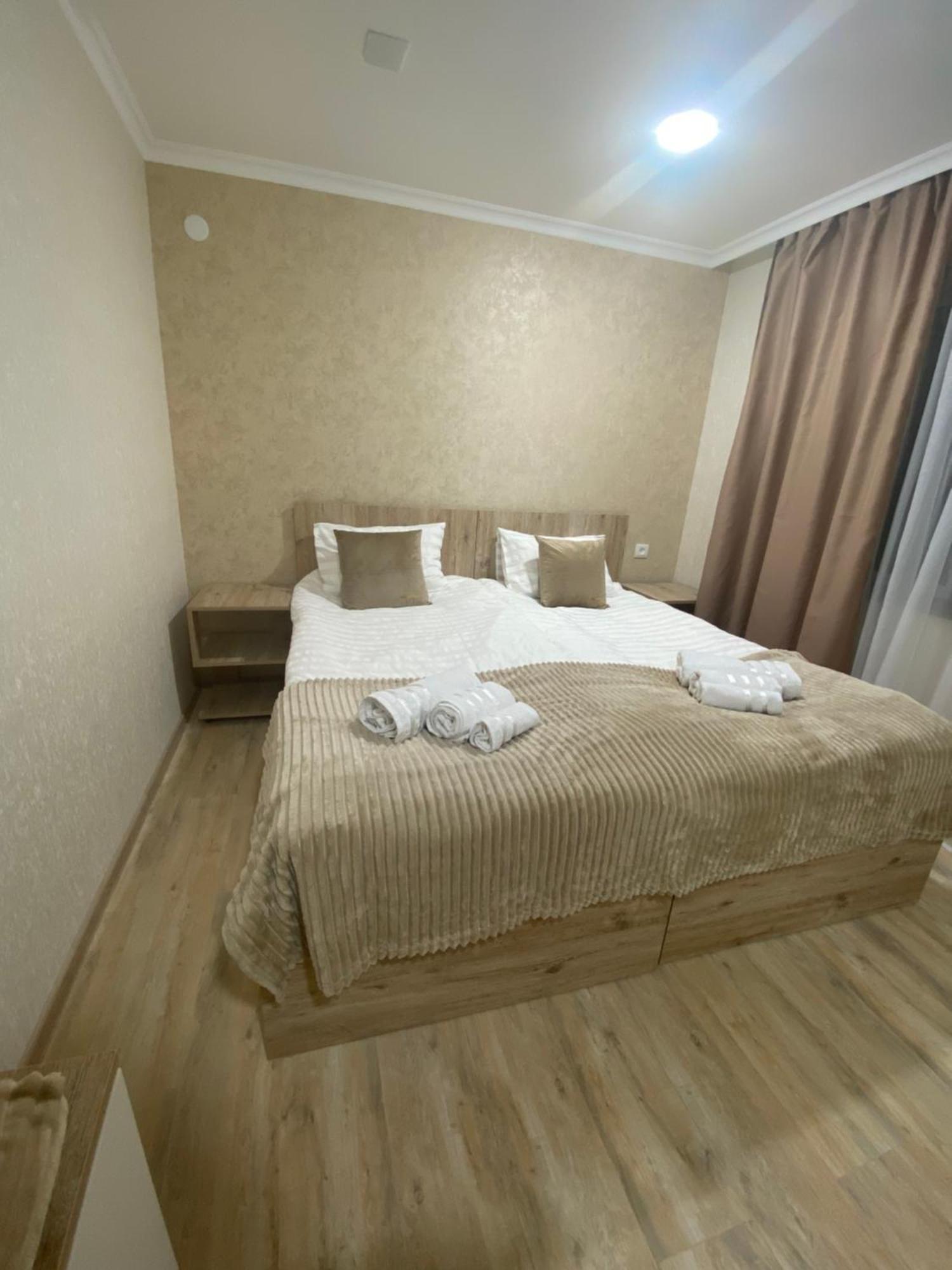 Sun House Hotel Yeghegnadzor Bagian luar foto