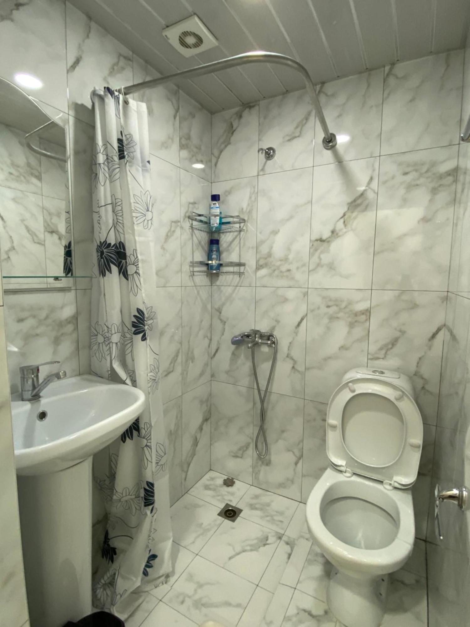 Sun House Hotel Yeghegnadzor Bagian luar foto
