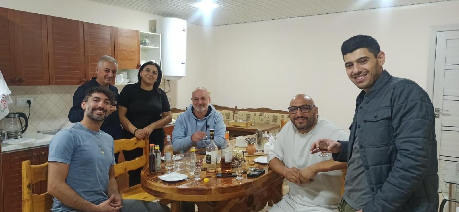 Sun House Hotel Yeghegnadzor Bagian luar foto