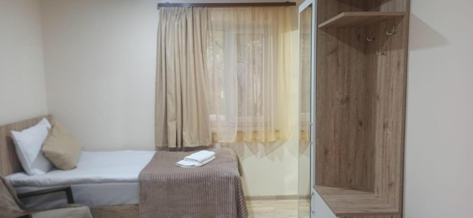 Sun House Hotel Yeghegnadzor Bagian luar foto