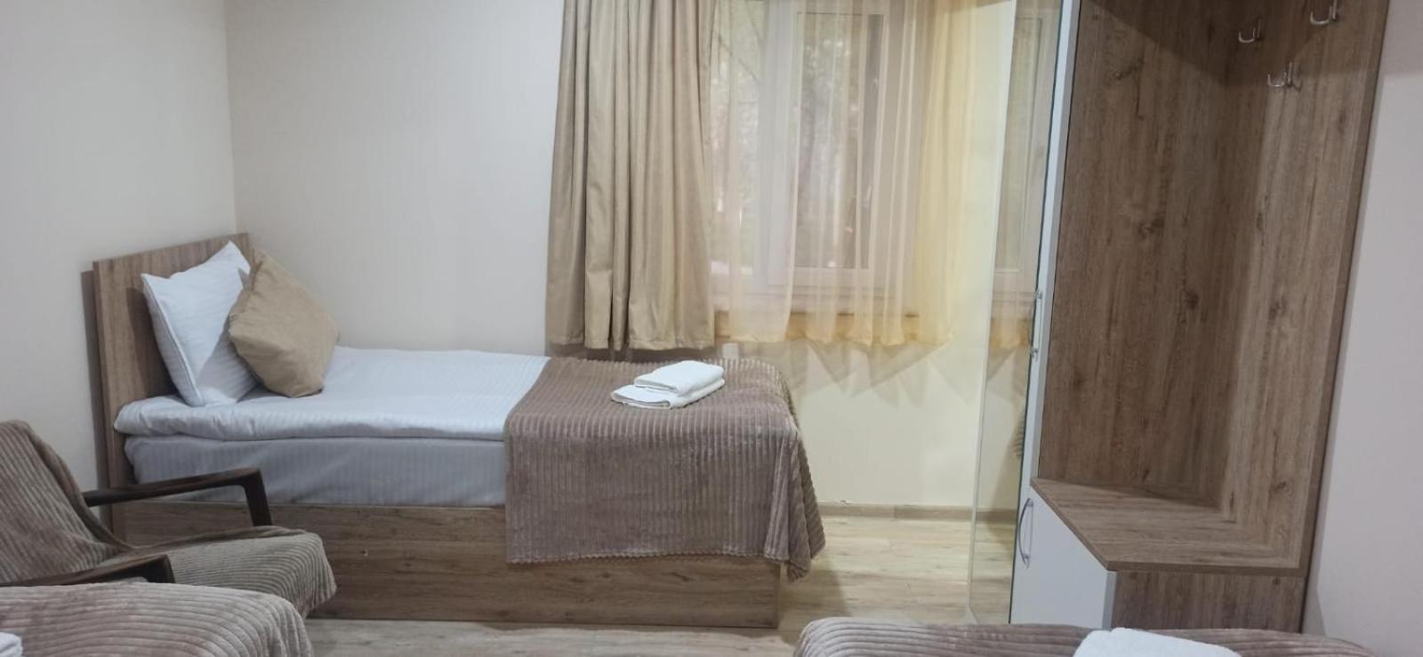 Sun House Hotel Yeghegnadzor Bagian luar foto